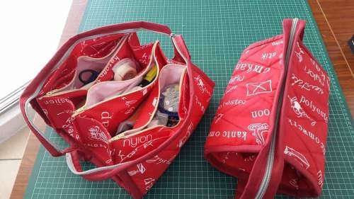 1X ORGANISER / UTILITY/ VANITY  BAG