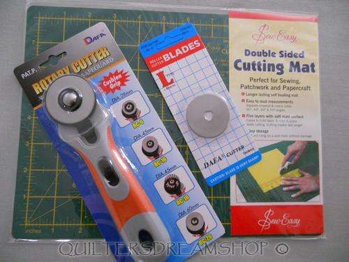 ROTARY CUTTER + EXTRA BLADE + CUTTING MAT