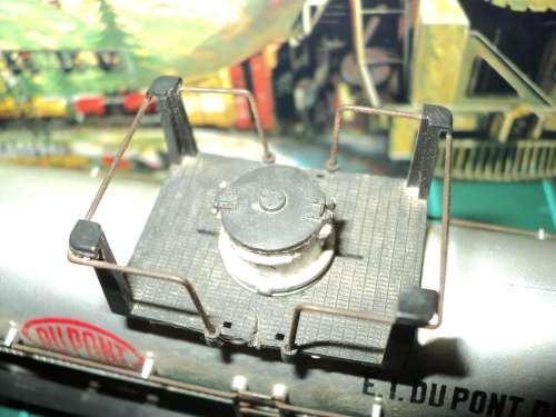 HO: ATHEARN 42` TANKER WAGON - BOXED