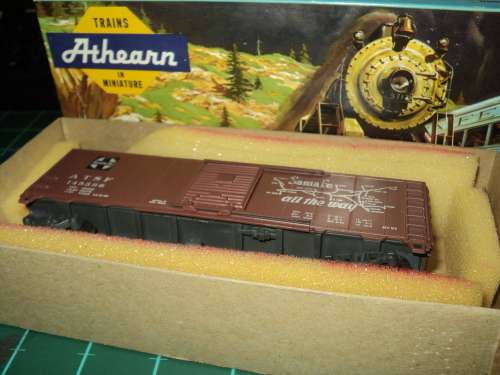 HO: ATHEARN  BOX CAR WAGON WAGON - BOXED