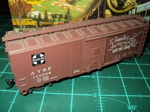 HO: ATHEARN  BOX CAR WAGON WAGON - BOXED