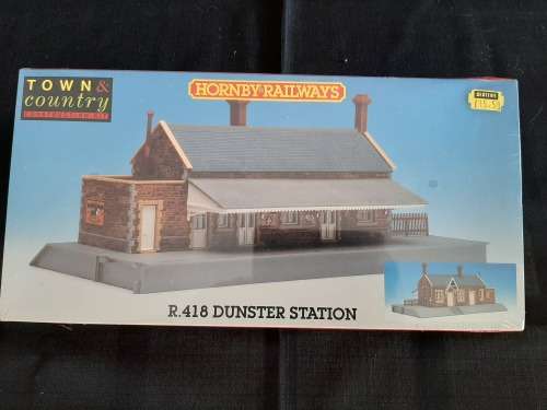 Hornby R.418 Dunster Station Construction kit