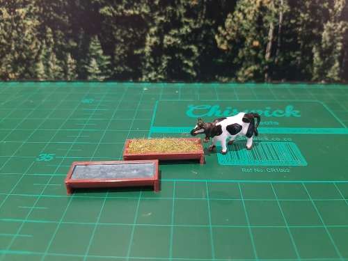 HO Scale Farm Animal Water and Feeding Troughs (1 of each)