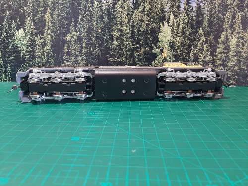 Athearn SD 40 - 2 Union Pacific in original box with metal chassis and rails
