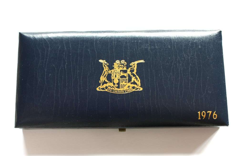 1976 SA MINT PROOF SET - 1 RAND TO 1/2 CENT - 8 COINS - MINTAGE 7,000 - HIGHLY COLLECTABLE