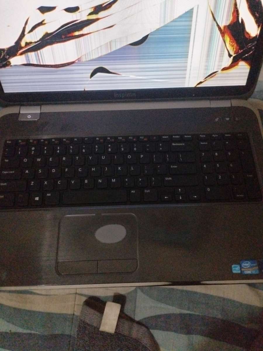 Dell Inspiron 5720, 8GB Ram, i7 CPU, 500gb HHD !!Read listing!!