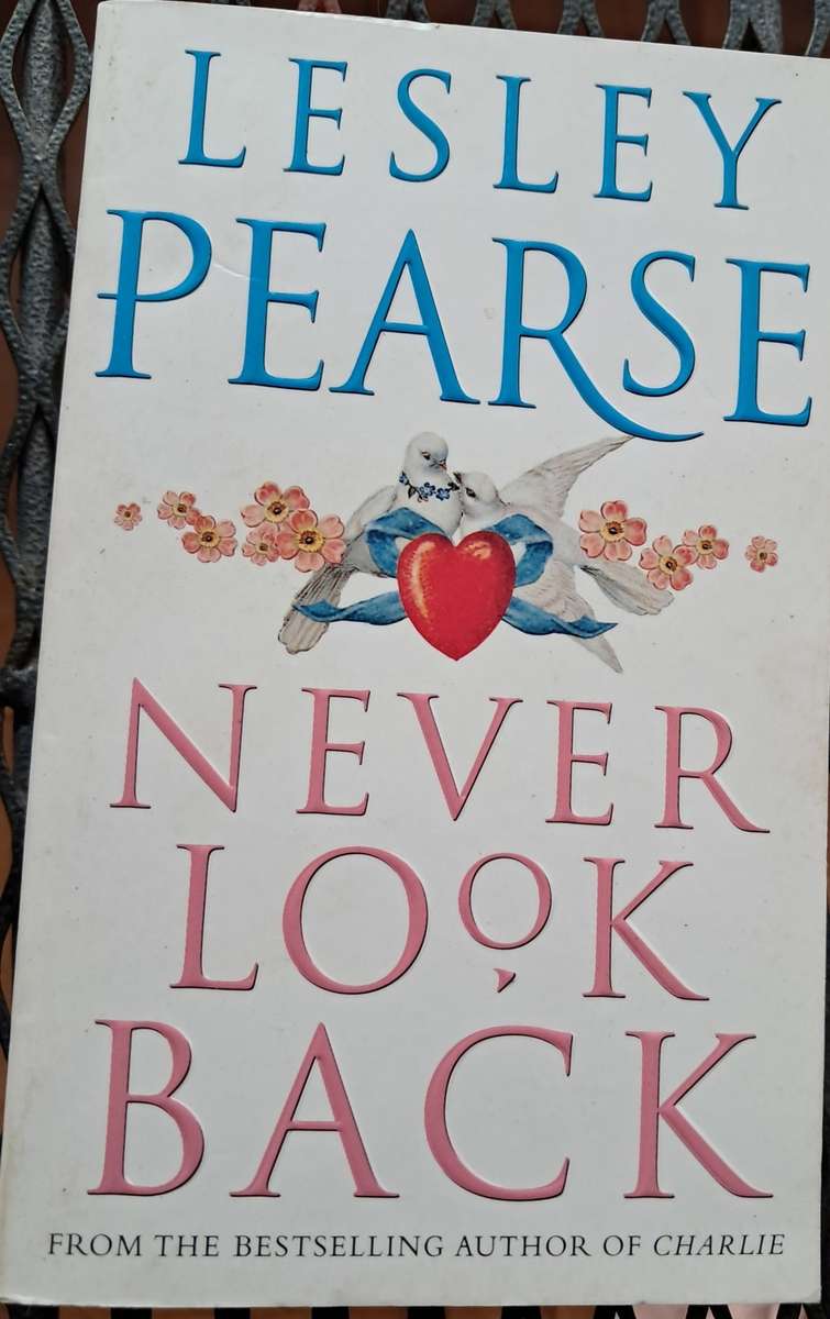 Never Look Back (Lesley Pearse)