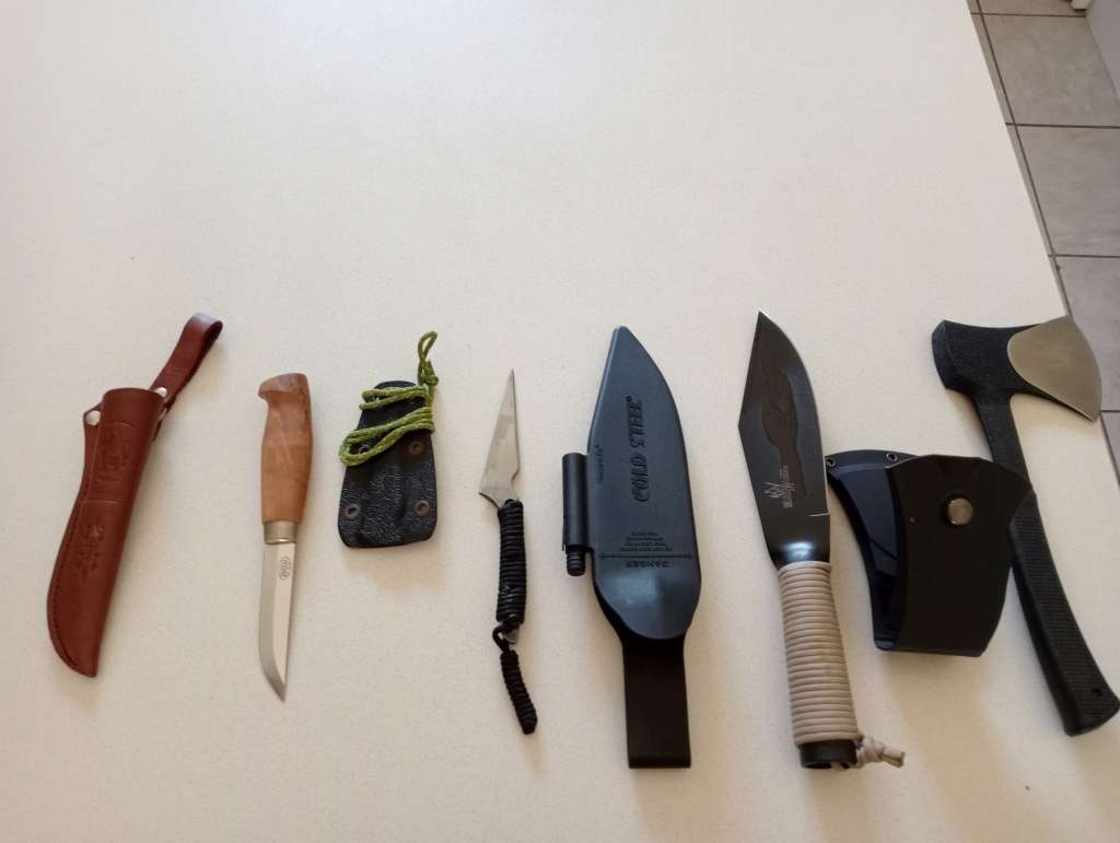Sharp knife collection