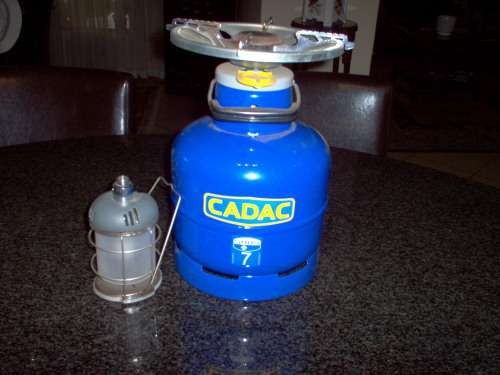 CADAC NO 7 GAS BOTTLE, COOKER TOP, AND LIGHT