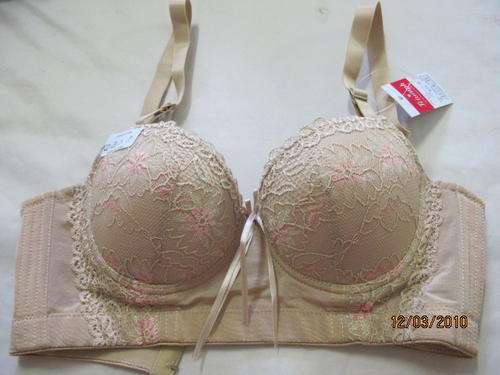 Triumph  -  Beige  bra  fit for  size 32 Cup  B-C -- wide strap- ON SALE