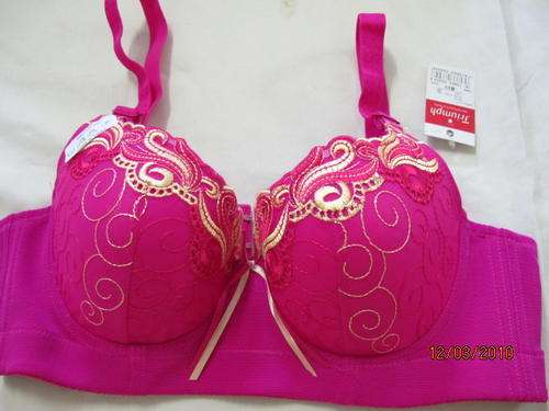 Triumph  -   Cerise   bra  wide strap  emb fit for  size  34  Cup  C-ON SALE