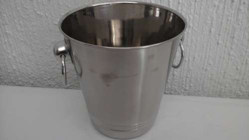 STUNNING SMALL STAINLESS STEEL ICE BUCKET. PERFECT FOR A CANDLELIGHT DINNER