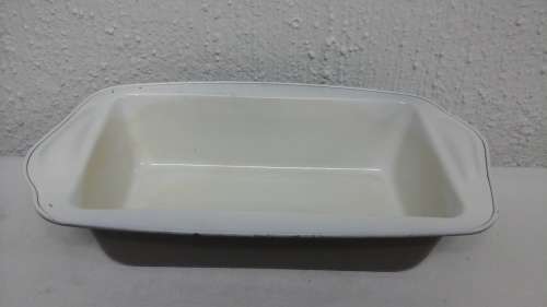 USEFUL VINTAGE ENAMELLED OVEN LOAF PAN