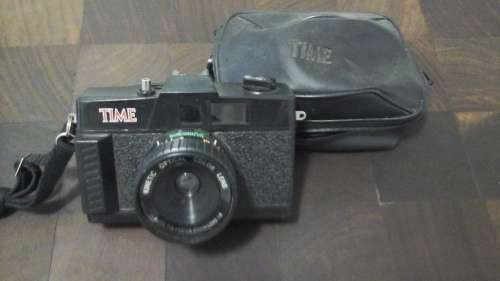 FANTASTIC VINTAGE TIME MAGAZINE CAMERA & CASE. PROMOTIONAL PIECE FOR THE TIMES BACK IN 1980'S!