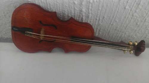 FABULOUS MINIATURE VIOLIN ORNAMENT. MADE FROM WOOD AND RIBBON. STUNNING COLLECTIBLE PIECE!