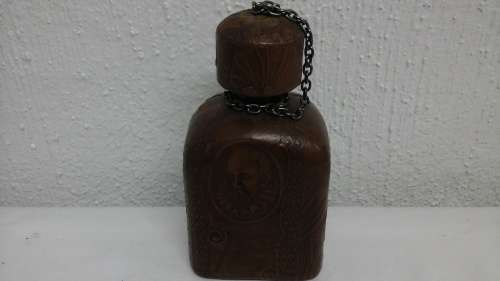 FANTASTIC VINTAGE MIGUEL DE CERVANTES JEYPE LEATHER WRAPPED DECANTER. HAND MADE IN SPAIN. FABULOUS!