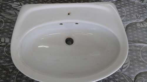 BEAUTIFUL PORCELEIN BASIN. LOVELY CONDITION