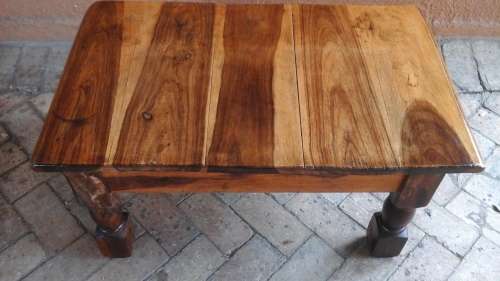 MAGNIFICENT HANDCARVED WOODEN COFFEE TABLE. COULD BE AN EXOTIC WOOD.