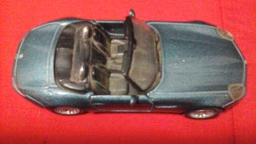FANTASTIC DIE-CAST BMW Z8. MADE IN CHINA BY MAISTO. SCALE 1/38. WELL DETAILED COLLECTIBLE TOY!