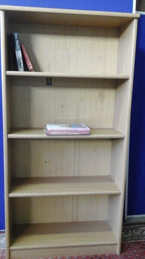 MAGNIFICENT OAK FINNISH BOOK SHELF. 4 LOVELY DEEP SHELVES