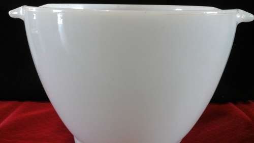 AWESOME VINTAGE KENWOOD MIXING BOWL. FANTASTIC AND USEFUL PIECE!