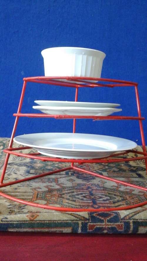 RED POWDER COATED PLATE STAND