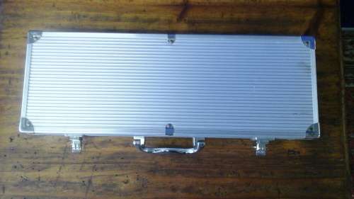 BUY IT JUST FOR THE CASE A FANTASTIC RECTANGULAR ALUMINIUM CASE WITH FOUR SKEWERS IN