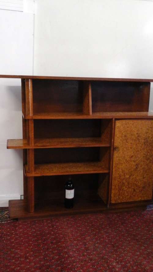 FABULOUS VINTAGE ART DECO STYLE DISPLAY UNIT. TRULY GORGEOUS & FUNCTIONAL PIECE!