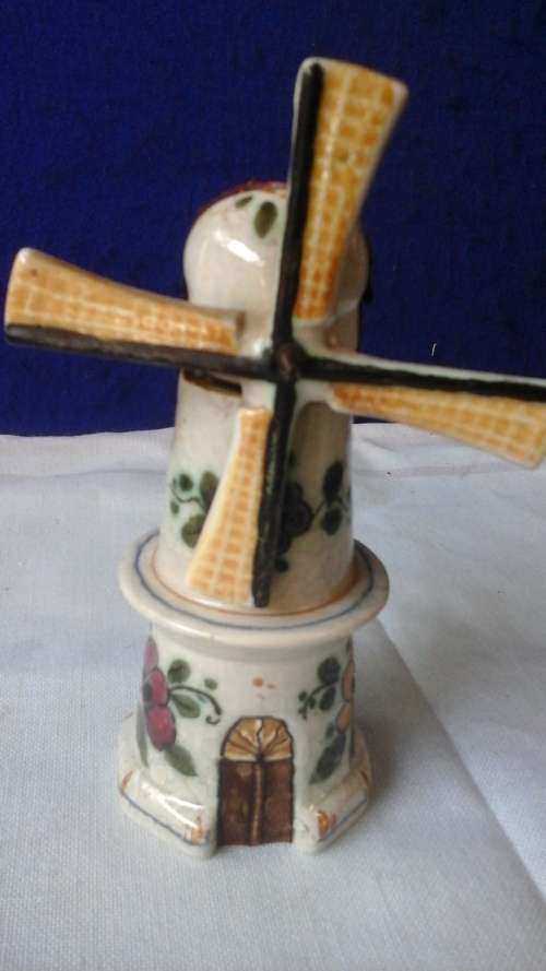 AN EXTREMELY UNUSUAL RYNBENDE'S CHERRY BRANDY LIQUER IN A GOUDA HOLLA CERAMIC WINDMILL DECANTER