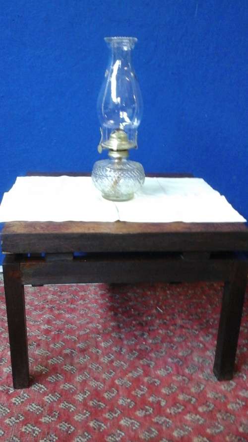 SIMPLY MAGNIFICENT WOODEN COFFEE TABLE. GORGEOUS & FUNCTIONAL PIECE!