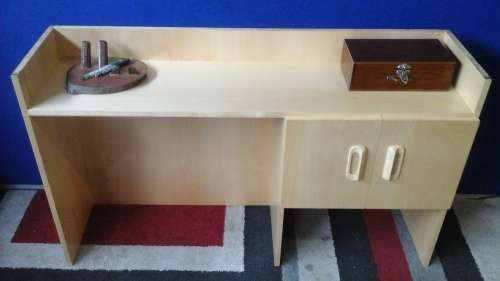 ABSOLUTELY ADORABLE WOODEN KIDDIES DESK. FANTASTIC AND FUNCTIONAL PIECE!
