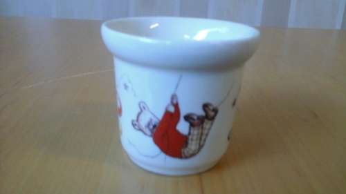INCREDIBLE WEDGWOOD OF ETRURIA & BARLASTON EGG CUP. WITH RUPERT THE BEAR & FRIENDS. MADE IN ENGLAND!