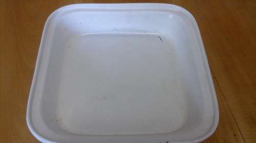 INCREDIBLE VINTAGE CASSEROLE DISH. FANTASTIC AND FUNCTIONAL PIECE!