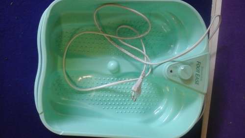 ABSOLUTELY INCREDIBLE REMINGTON FOOT EASE FOOT SPA. AWESOME & RELAXING!
