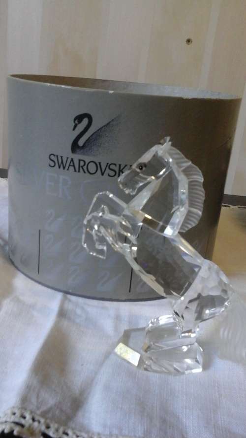 SIMPLY EXQUISITE SWAROVSKI SILVER CRYSTAL HORSE. STUNNING & COLLECTIBLE PIECE!
