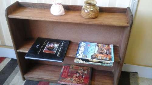 A STUNNING STURDY POSSIBLY KIAAT VINTAGE TWO SHELF BOOK SHELF. BEAUTIFUL PIECE OF FURNITURE