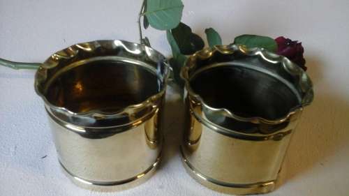 TWO MAGNIFICENT VINTAGE MINIATURE BRASS FLOWER POTS. STUNNING AND USEFUL PIECES!