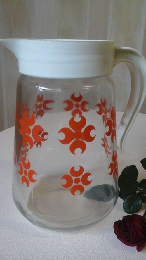 SIMPLY FANTASTIC VINTAGE WATER PITCHER. TERRIFIC AND USEFUL PIECE!