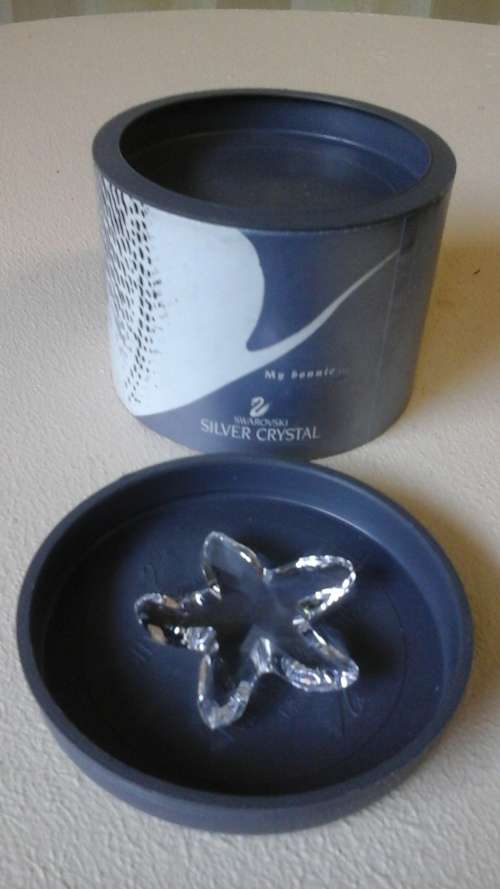 SIMPLY EXQUISITE SWAROVSKI SILVER CRYSTAL STAR FISH. STUNNING & COLLECTIBLE PIECE!