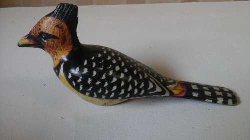 SIMPLY STUNNING CRESTED BARBET FIGURINE. PROUDLY AFRICAN. GORGEOUS DECORATIVE PIECE!