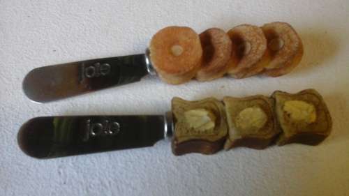HIGHLY COLLECTABLE CERAMIC HANDLED BUTTER SPREADER/KNIVES MADE BY JOLE