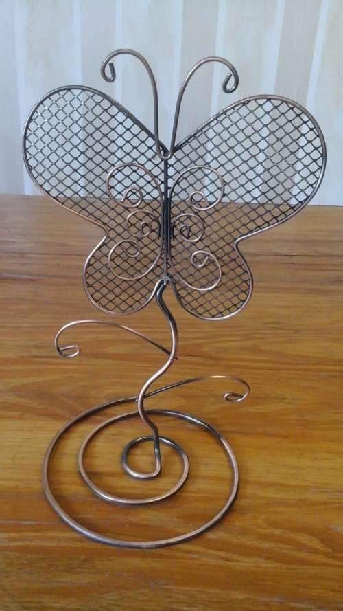 GORGEOUS STEEL BUTTERFLY JEWELLERY STAND. FABULOUS DECORATIVE PIECE EVEN AS A  ORNAMENT