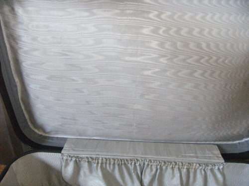 TOTALLY INCREDIBLE VINTAGE ATLANTA FLIGHT LUGGAGE BAG. PHENOMENAL PIECE!