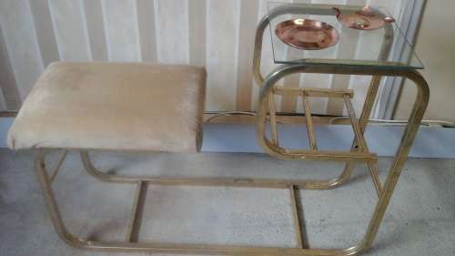 STUNNING VINTAGE TELEPHONE TABLE. MAGNIFCENT AND FUNCTIONAL PIECE!