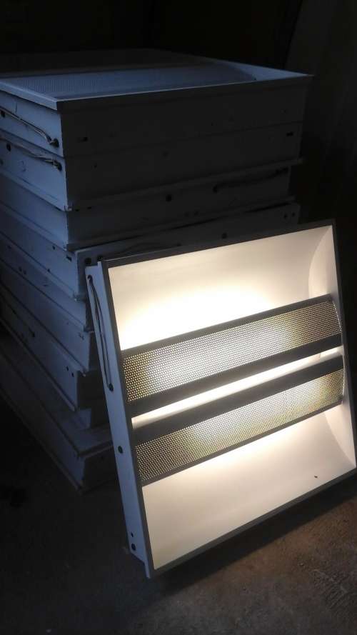 A FANTASTIC INDUSTRIAL CEILING LIGHT. TERRIFIC!