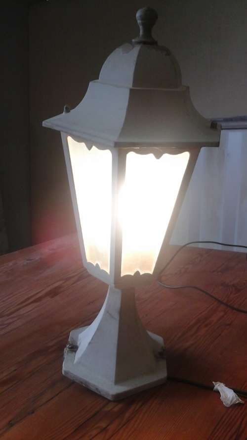 TERRIFIC STEEL PILLAR MOUNTED LIGHT. GORGEOUS & FUNCTIONAL!