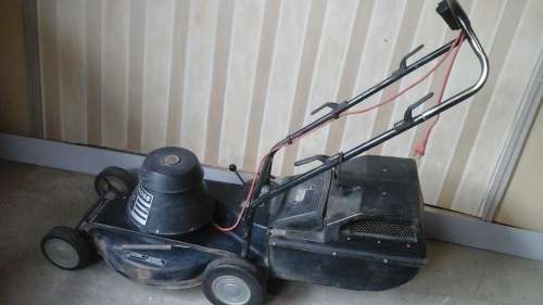 TERRIFIC SOUTHERN CROSS SX 2200 WATTS ELECTRIC LAWNMOWER. AWESOME AND USEFUL PIECE!