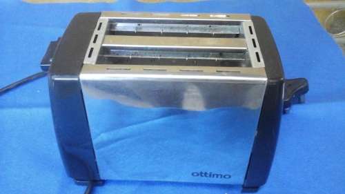 FANTASTIC OTTIMO 2 SLICE TOASTER. MODEL: BH-002B. TERRIFIC!