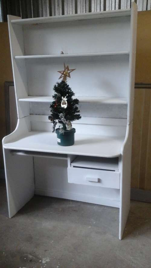 TOTALLY DIFFERENT AND ABSOLUTELY FANTASTIC SHABBY SHICK DESK AND SHELF UNIT. INCREDIBLY FUNCTIONAL!