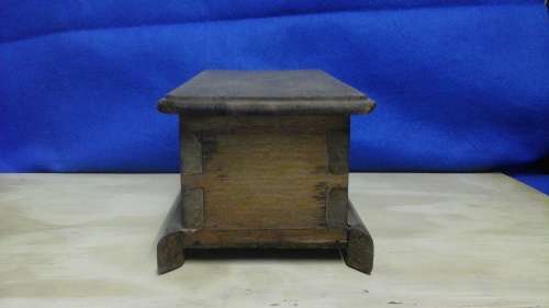 SIMPLY MAGNIFICENT VINTAGE WOODEN TRINKET BOX. ABSOLUTELY LOVELY PIECE!